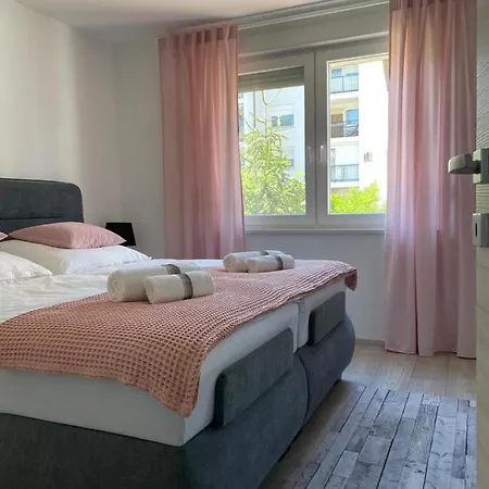 Tomy Apartment *