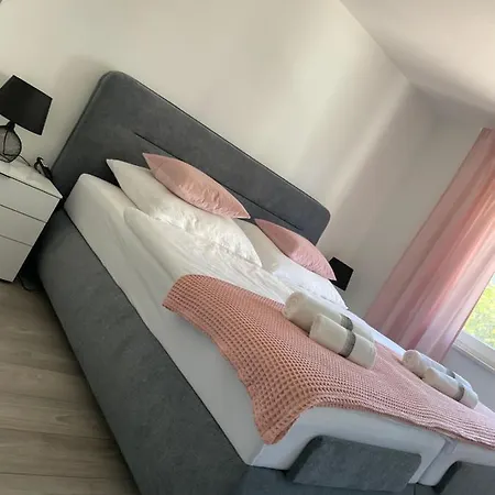 Apartment Tomy